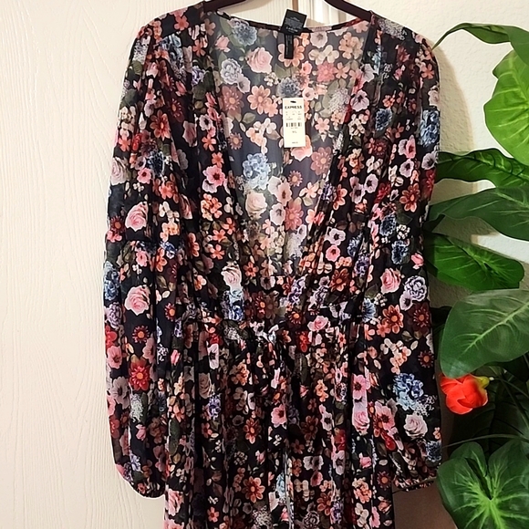 ❤️Express Cape❤️ - Picture 3 of 8